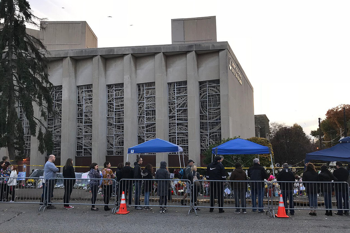 Crowd outside the Tree of Life Synagogue